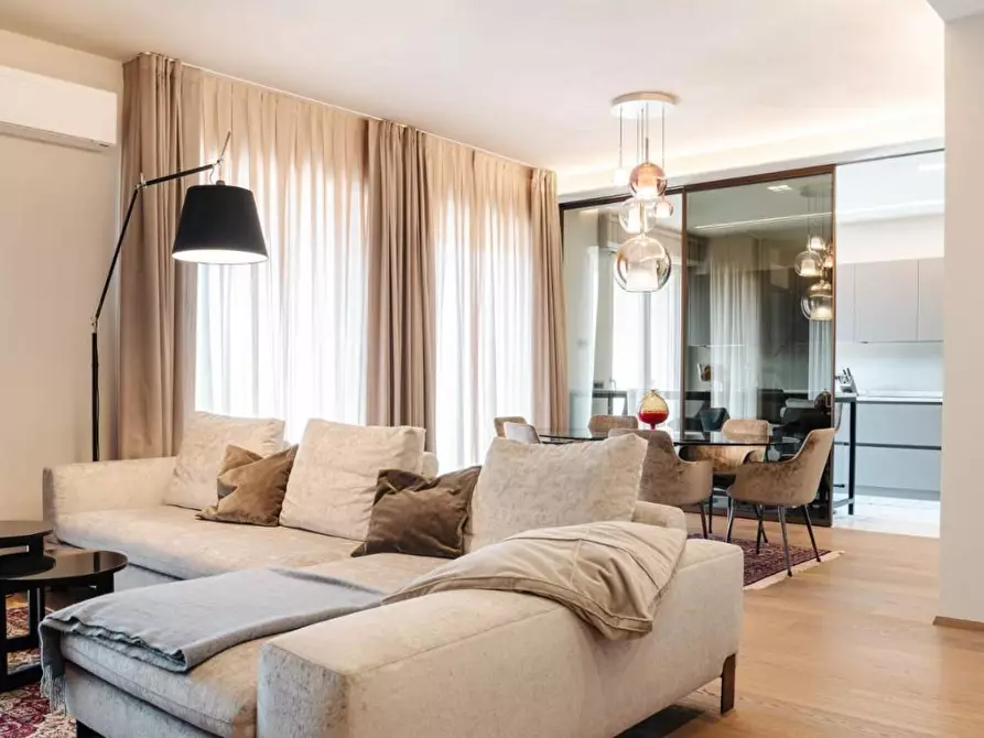 Immagine 3 di Appartamento in vendita  a Carrara