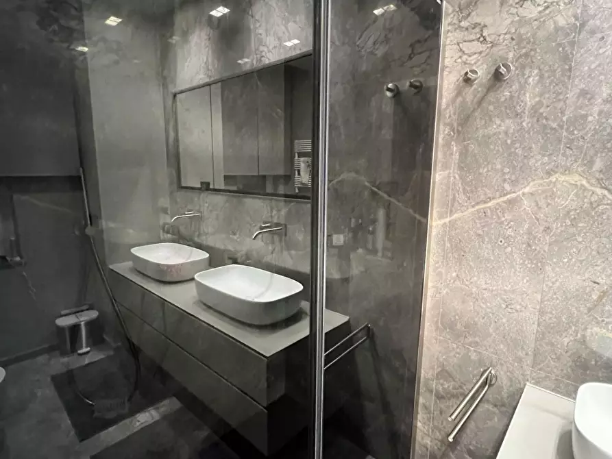 Immagine 27 di Appartamento in vendita  a Carrara