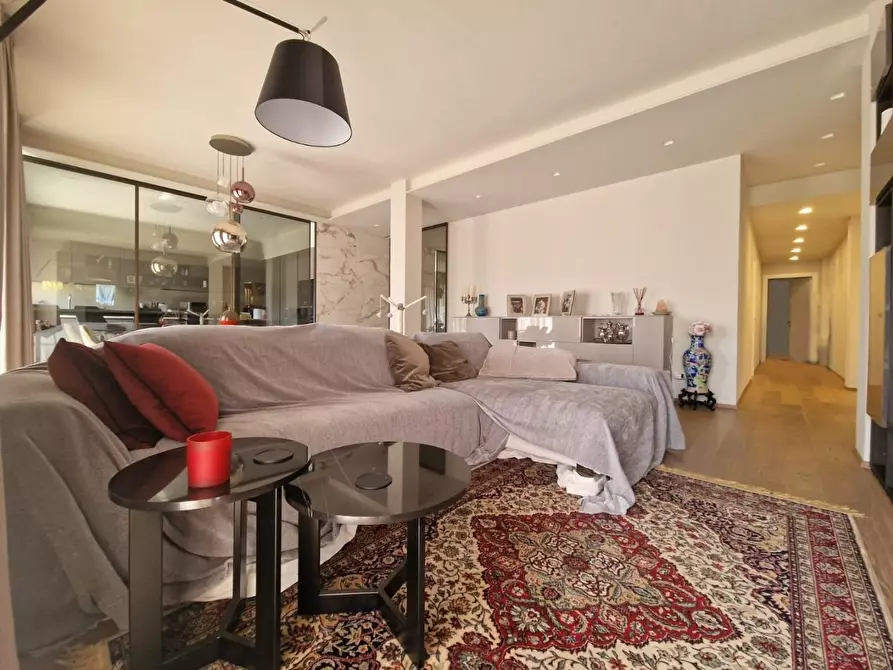 Immagine 2 di Appartamento in vendita  a Carrara