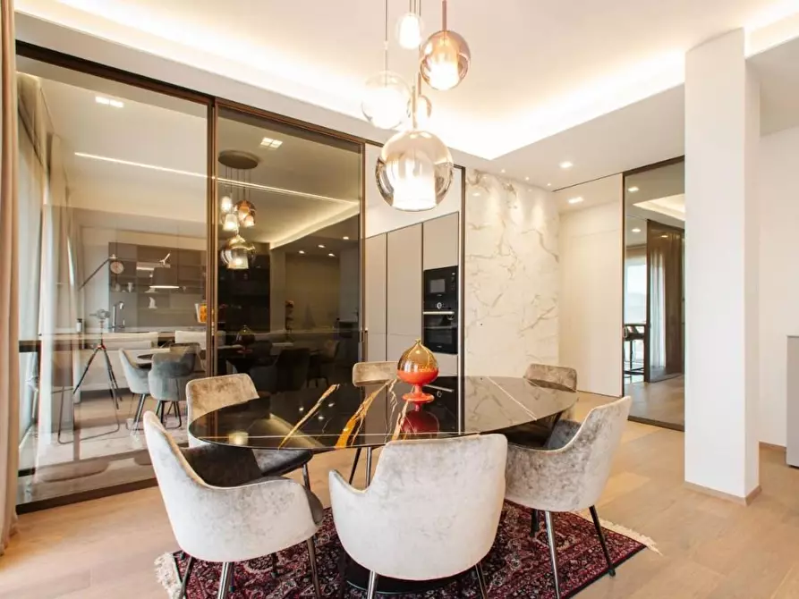 Immagine 5 di Appartamento in vendita  a Carrara