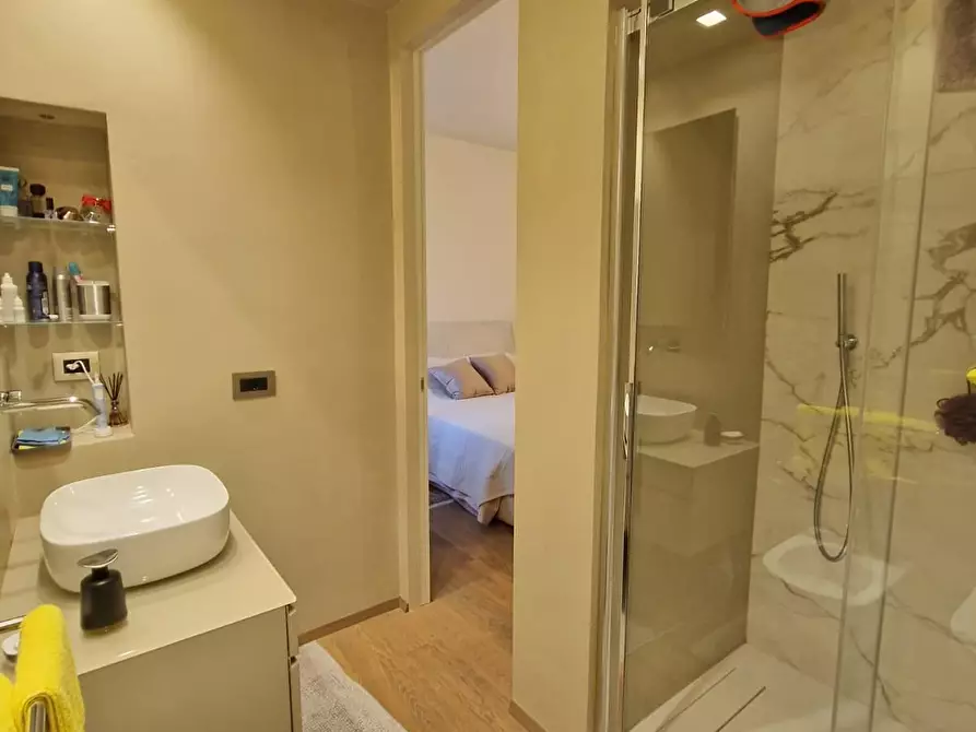 Immagine 45 di Appartamento in vendita  a Carrara