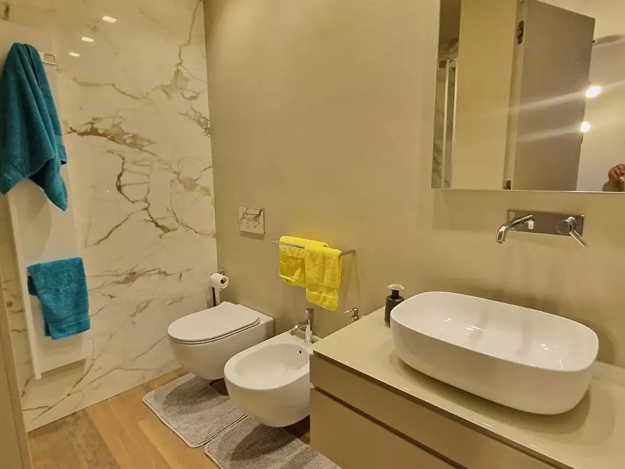 Immagine 47 di Appartamento in vendita  a Carrara