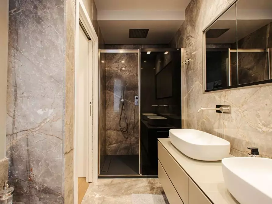 Immagine 25 di Appartamento in vendita  a Carrara