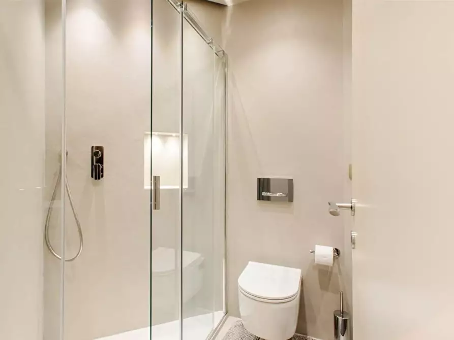 Immagine 30 di Appartamento in vendita  a Carrara