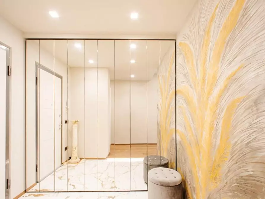 Immagine 11 di Appartamento in vendita  a Carrara