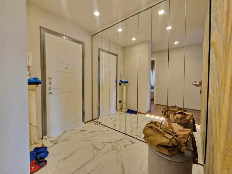 Immagine 18 di Appartamento in vendita  a Carrara