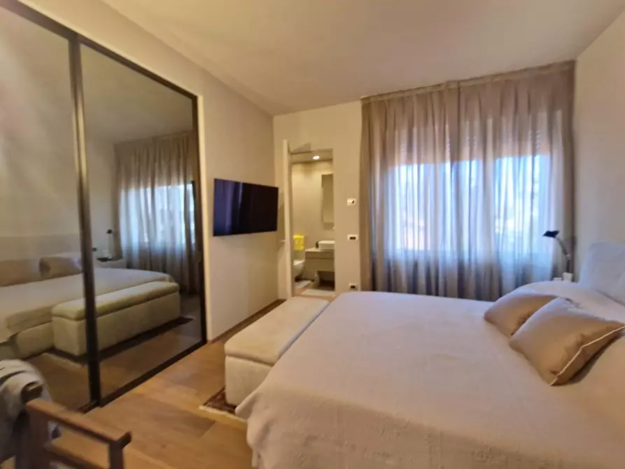 Immagine 35 di Appartamento in vendita  a Carrara