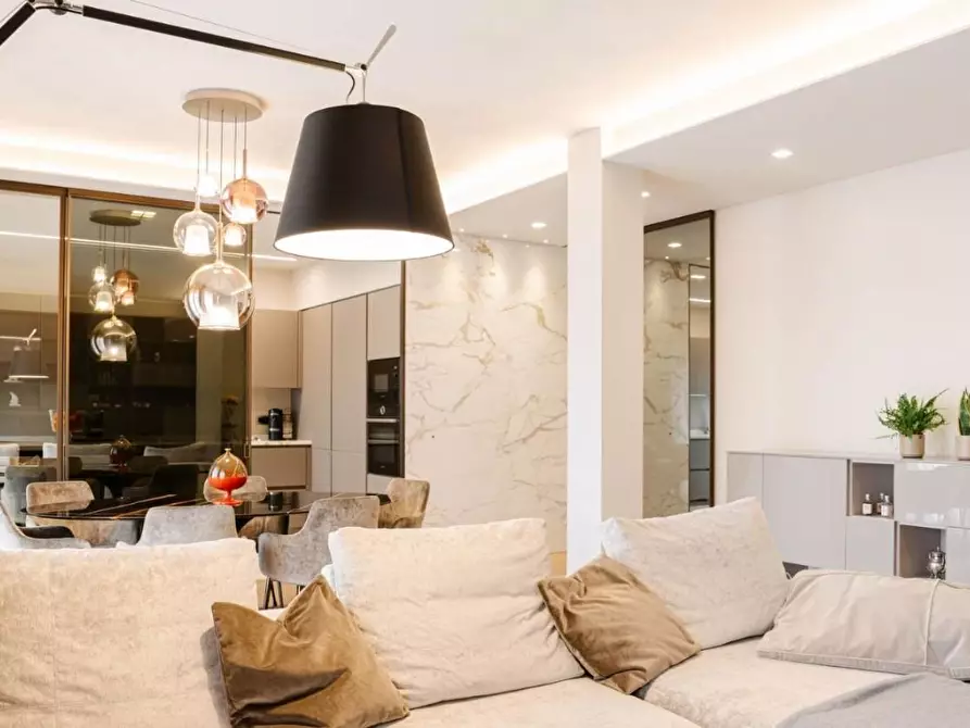 Immagine 8 di Appartamento in vendita  a Carrara