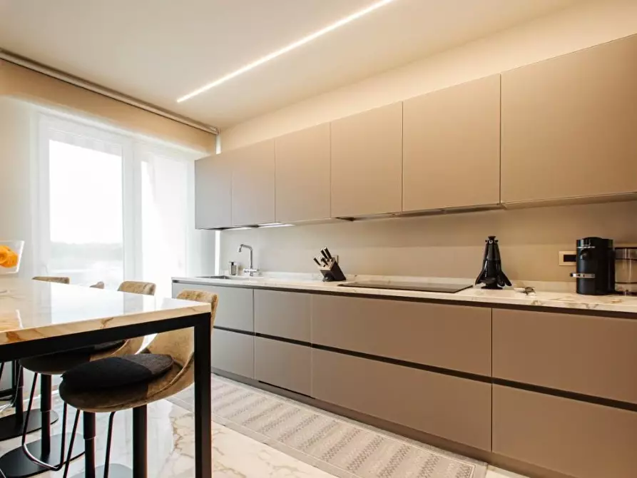 Immagine 15 di Appartamento in vendita  a Carrara