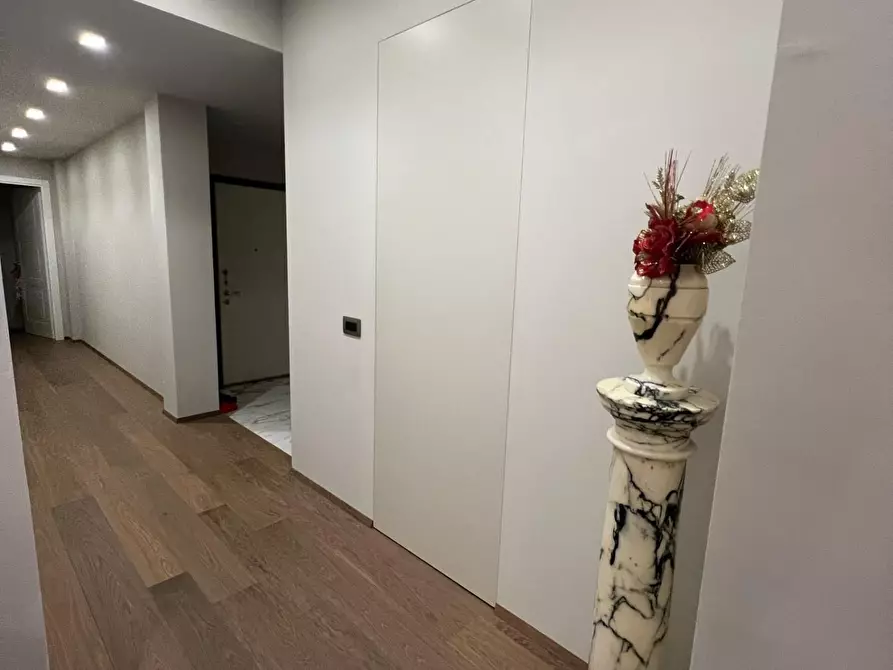 Immagine 23 di Appartamento in vendita  a Carrara