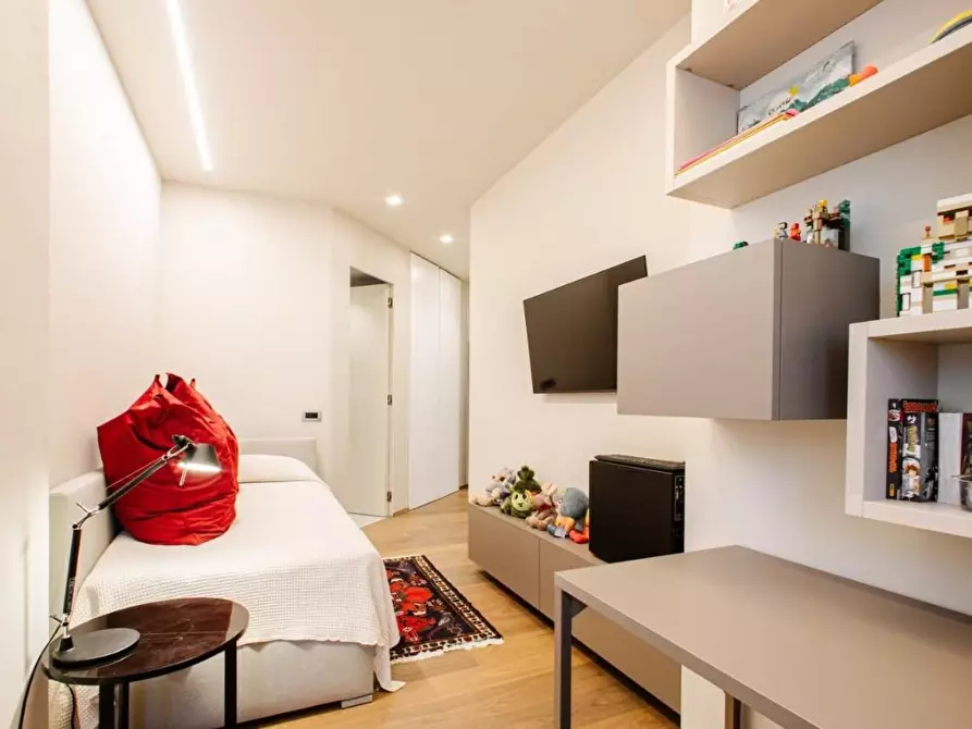 Immagine 42 di Appartamento in vendita  a Carrara