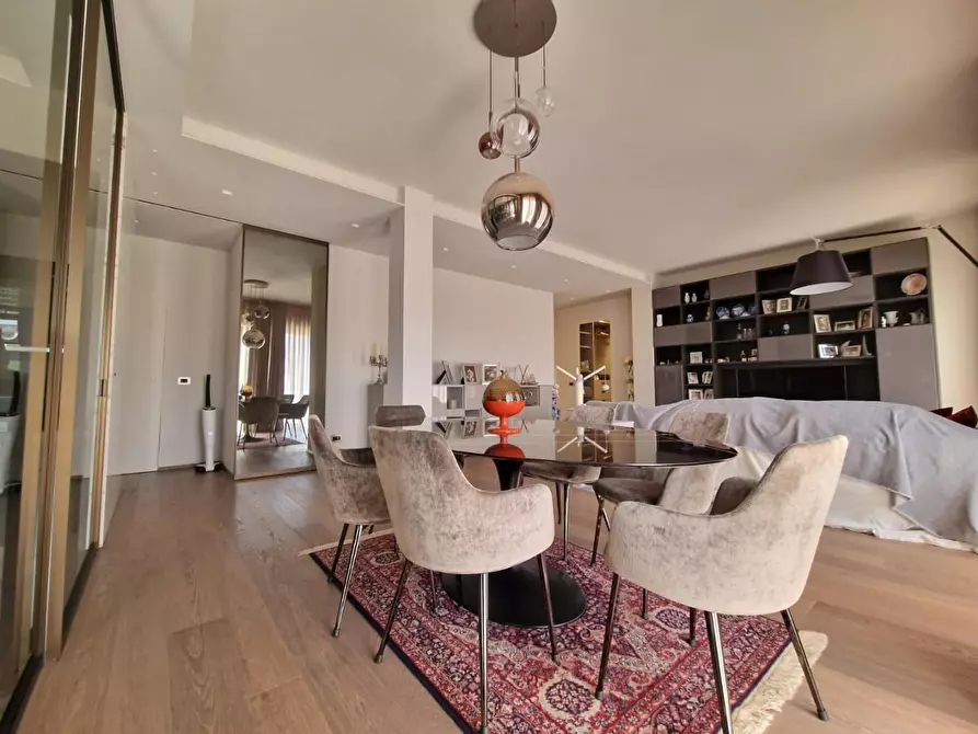 Immagine 10 di Appartamento in vendita  a Carrara