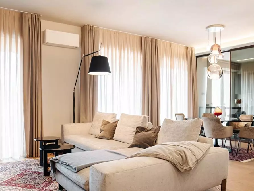 Immagine 6 di Appartamento in vendita  a Carrara