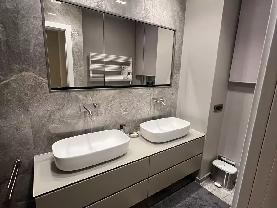 Immagine 28 di Appartamento in vendita  a Carrara