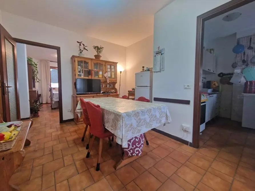 Immagine 2 di Appartamento in vendita  a Carrara