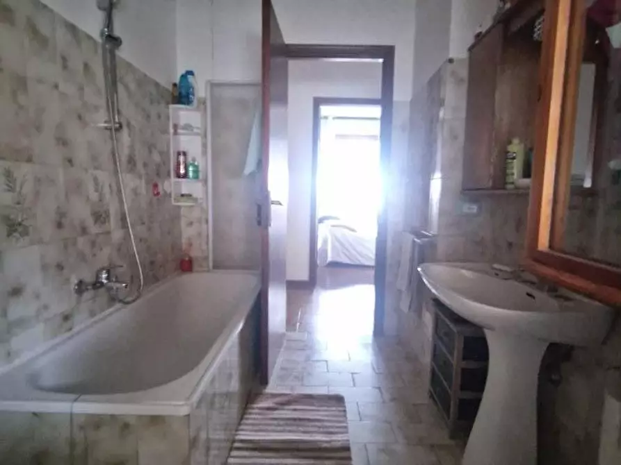 Immagine 12 di Appartamento in vendita  a Carrara