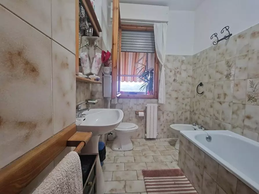 Immagine 15 di Appartamento in vendita  a Carrara