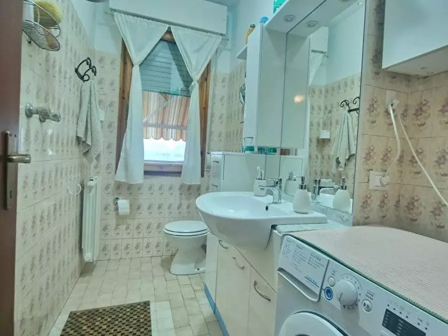 Immagine 13 di Appartamento in vendita  a Carrara