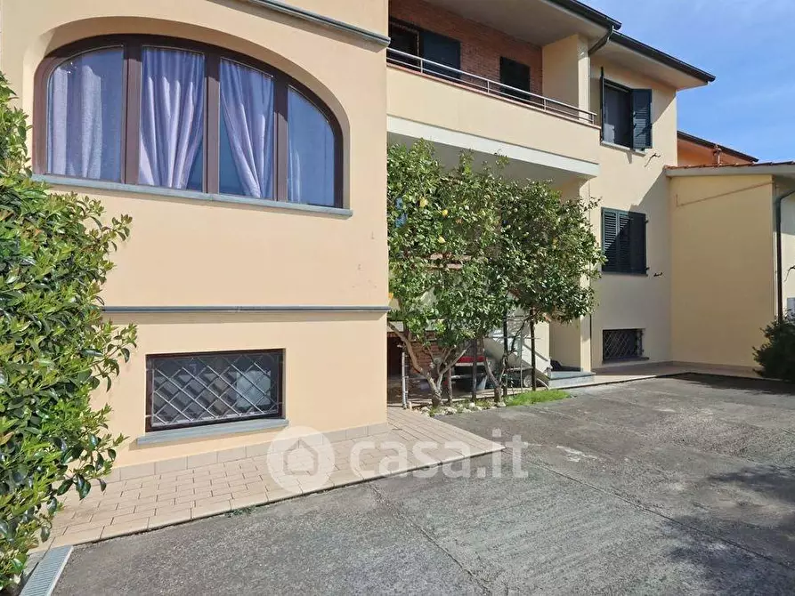 Immagine 2 di Villetta a schiera in vendita  a Cecina