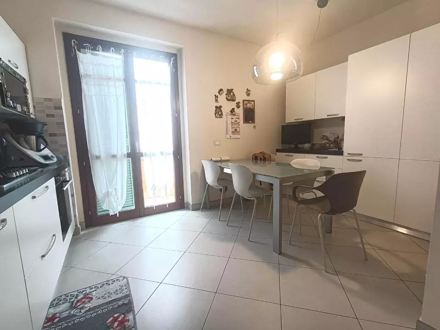 Immagine 7 di Appartamento in vendita  a Carrara