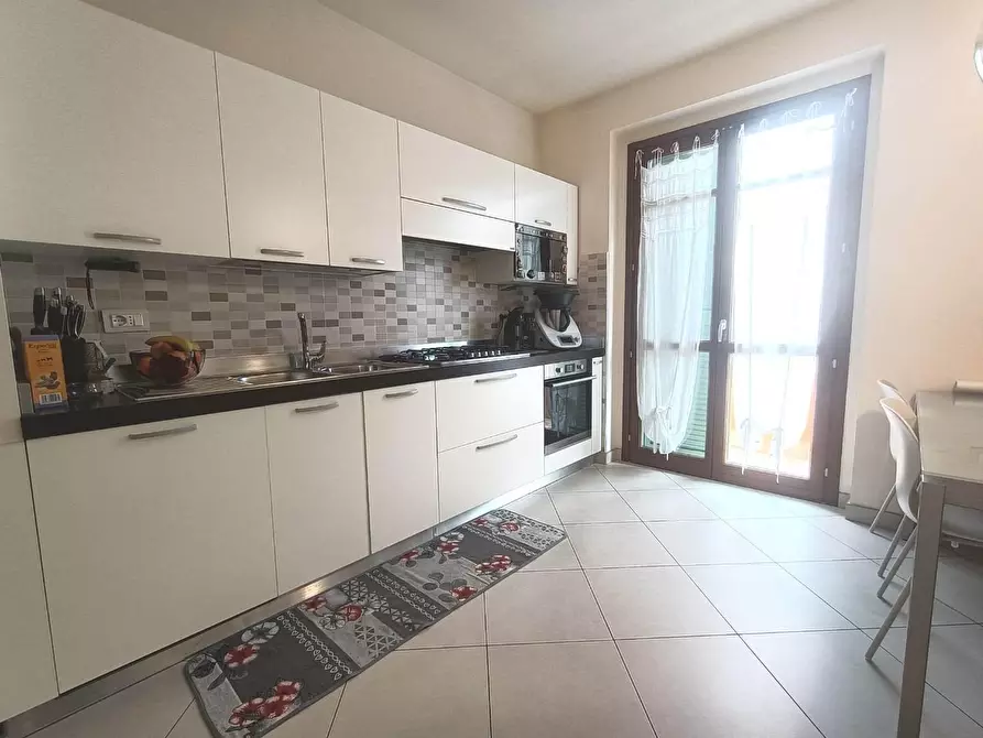 Immagine 10 di Appartamento in vendita  a Carrara