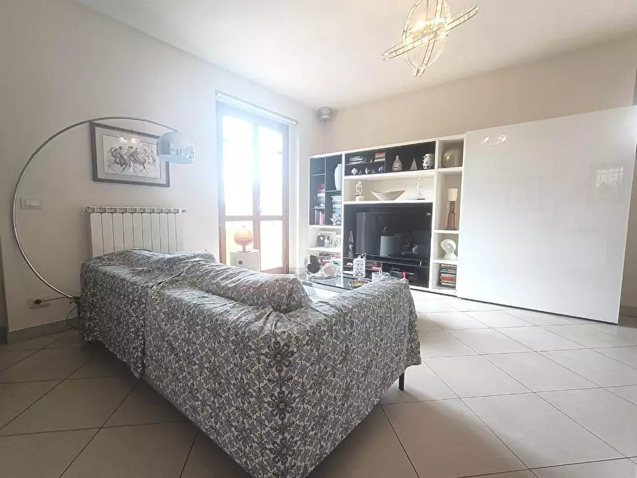 Immagine 2 di Appartamento in vendita  a Carrara