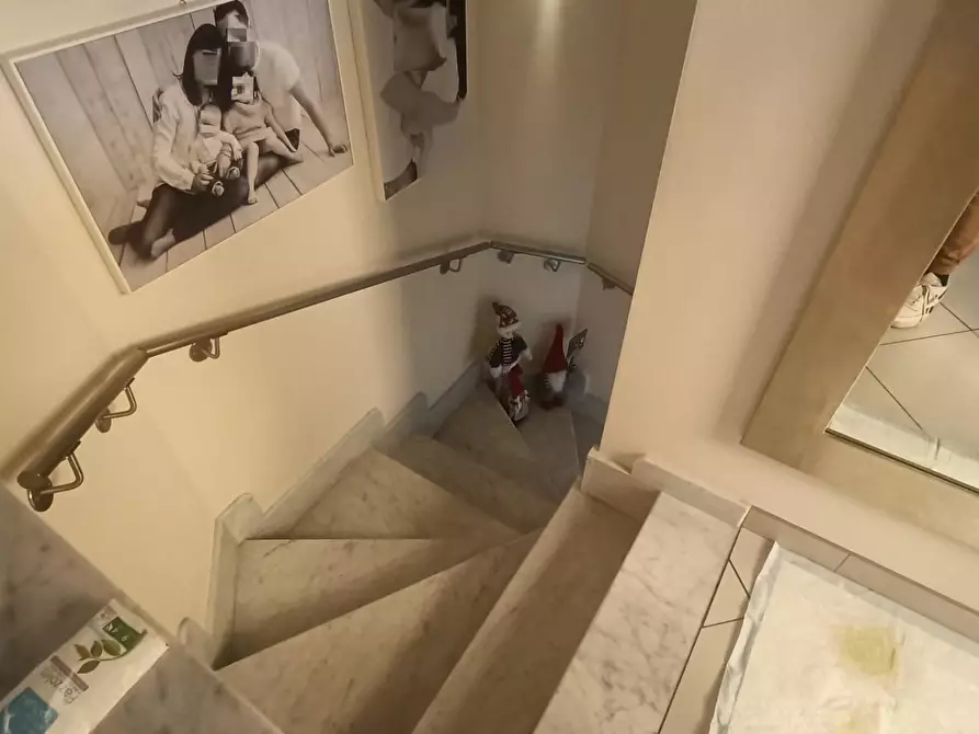 Immagine 16 di Appartamento in vendita  a Carrara