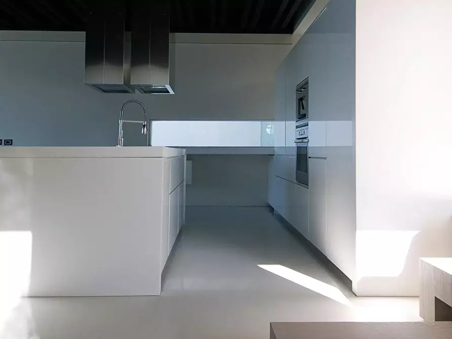 Immagine 3 di Villa in vendita  a Pontedera