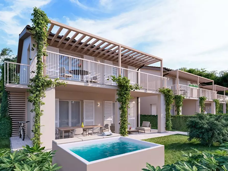 Immagine 1 di Casa bifamiliare in vendita  a Rosignano Marittimo