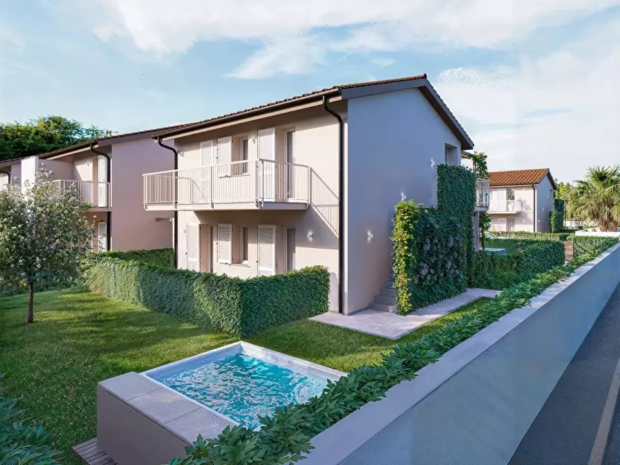 Immagine 10 di Casa bifamiliare in vendita  a Rosignano Marittimo