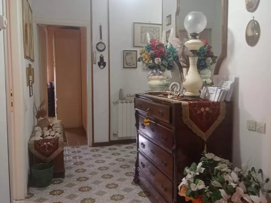 Immagine 2 di Appartamento in vendita  a Carrara