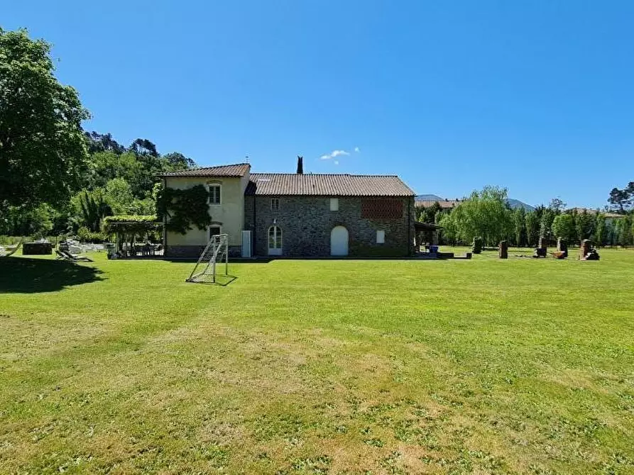 Immagine 54 di Casa colonica in vendita  a Lucca