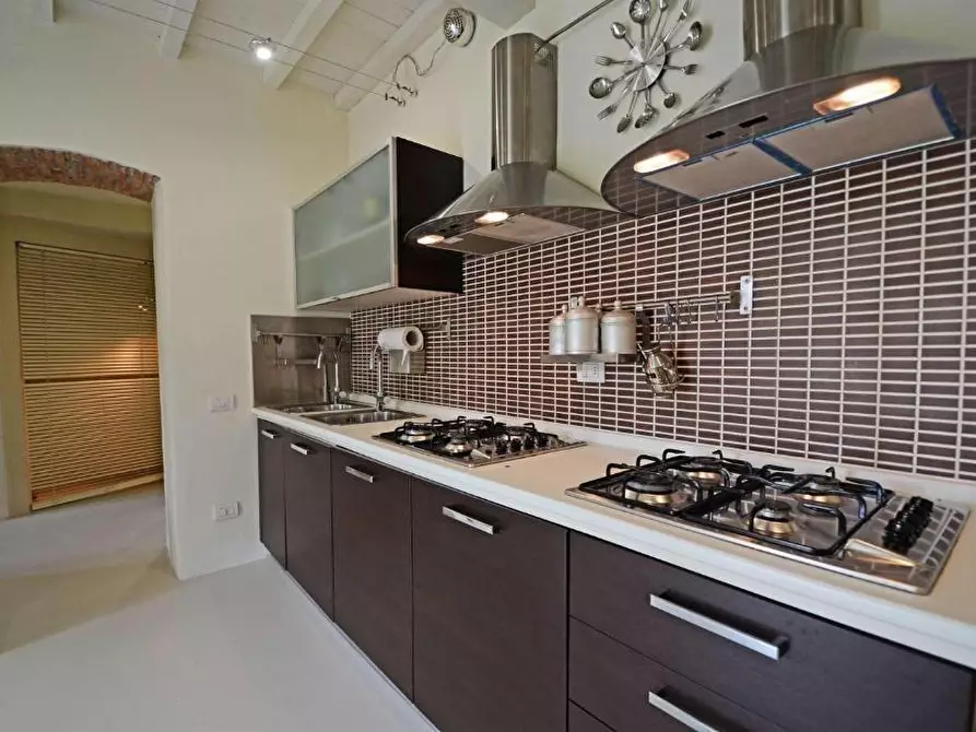 Immagine 44 di Casa colonica in vendita  a Lucca