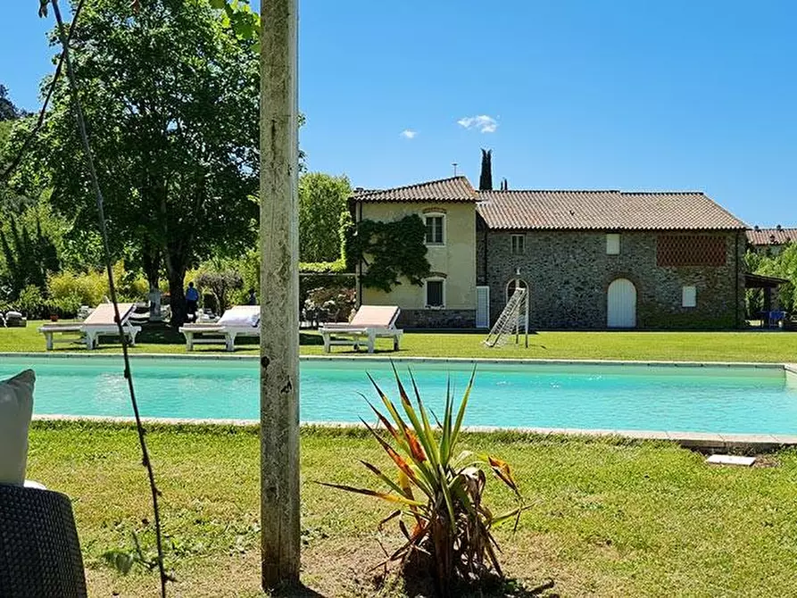 Immagine 13 di Casa colonica in vendita  a Lucca