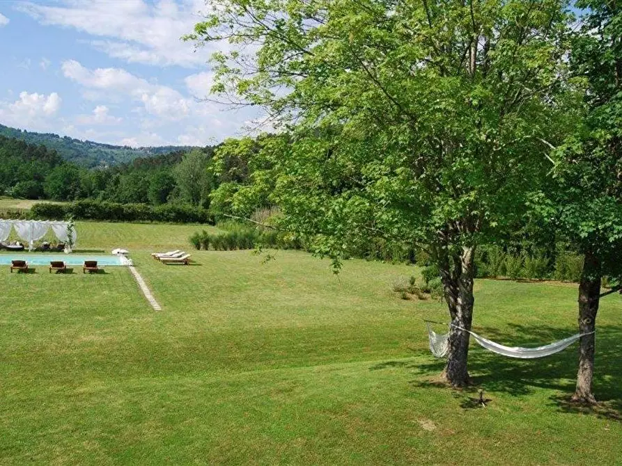 Immagine 59 di Casa colonica in vendita  a Lucca