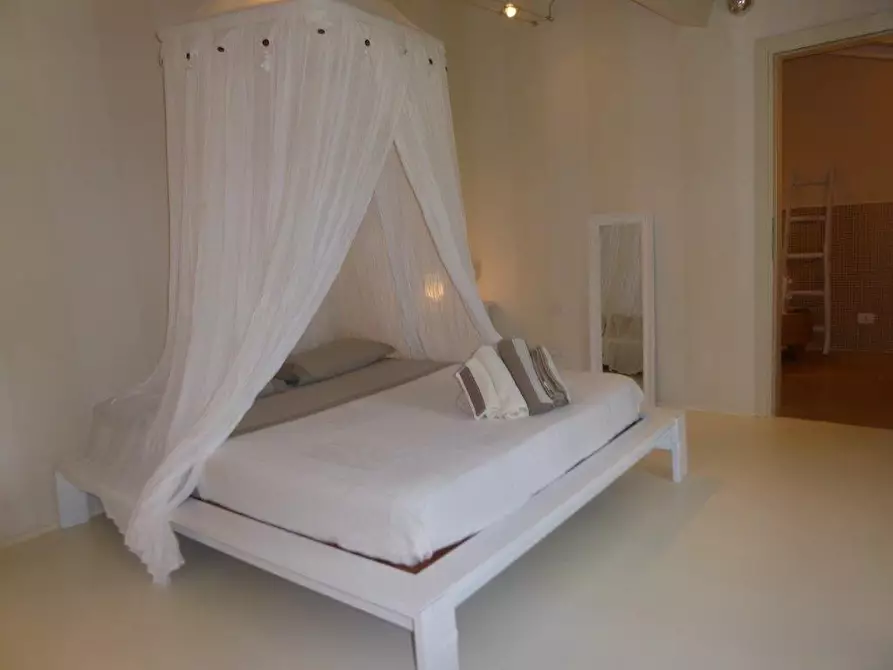 Immagine 22 di Casa colonica in vendita  a Lucca