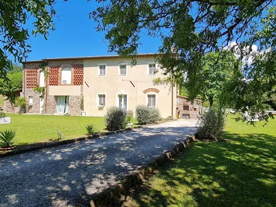 Immagine 64 di Casa colonica in vendita  a Lucca