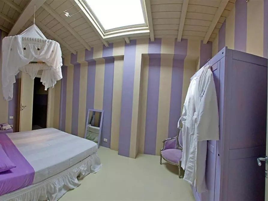 Immagine 35 di Casa colonica in vendita  a Lucca