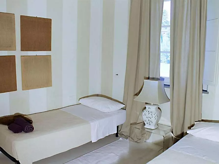 Immagine 32 di Casa colonica in vendita  a Lucca