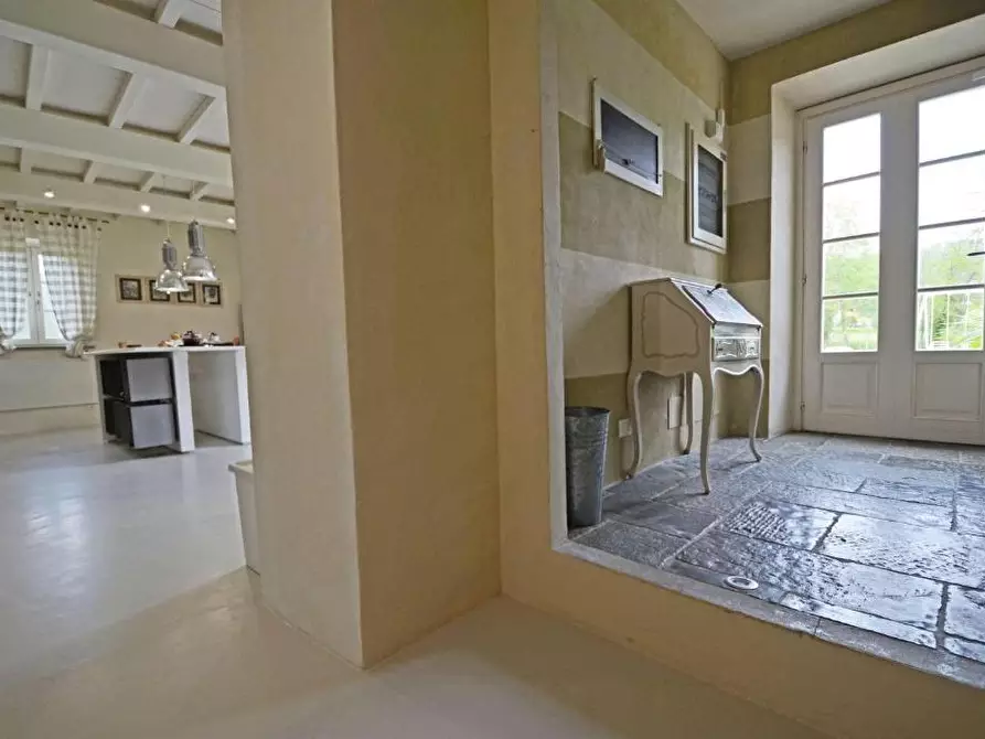 Immagine 48 di Casa colonica in vendita  a Lucca