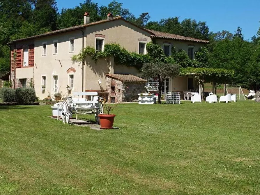 Immagine 56 di Casa colonica in vendita  a Lucca