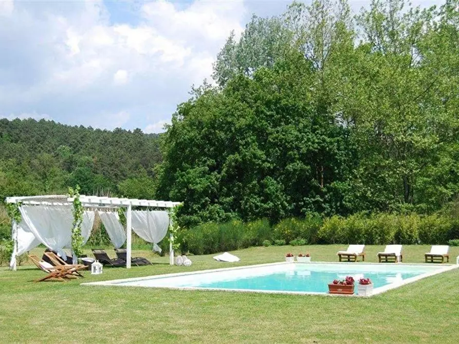 Immagine 58 di Casa colonica in vendita  a Lucca