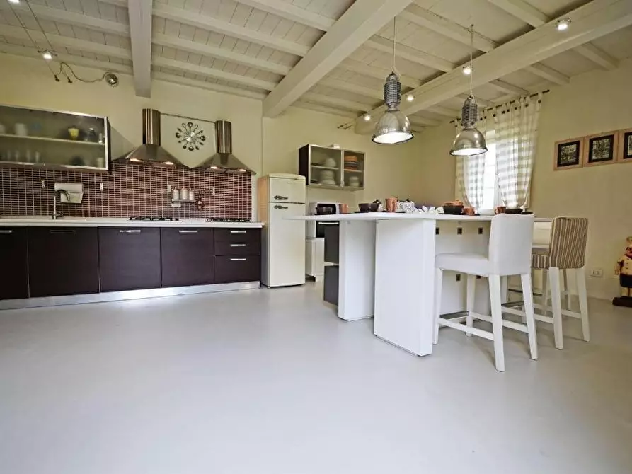 Immagine 46 di Casa colonica in vendita  a Lucca