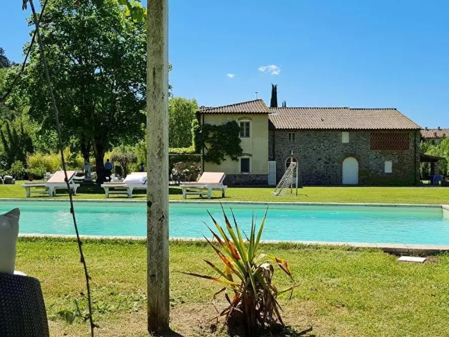 Immagine 65 di Casa colonica in vendita  a Lucca