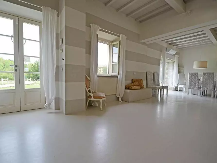 Immagine 39 di Casa colonica in vendita  a Lucca