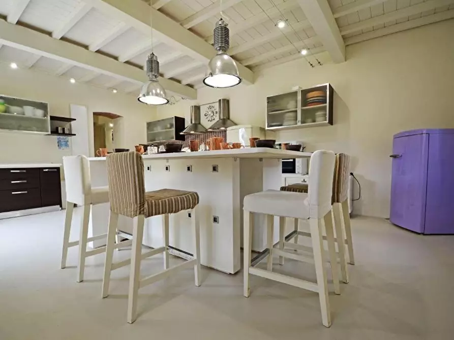 Immagine 49 di Casa colonica in vendita  a Lucca