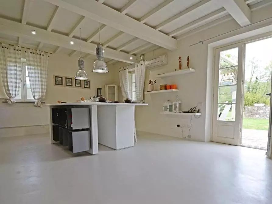Immagine 45 di Casa colonica in vendita  a Lucca