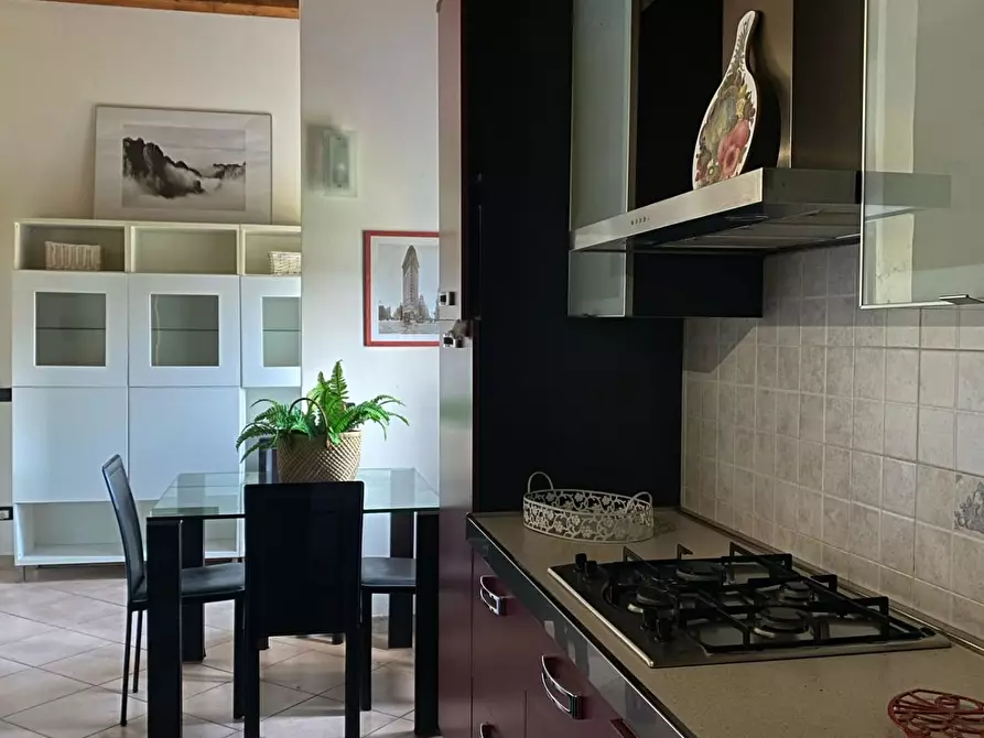 Immagine 3 di Appartamento in vendita  a Carrara