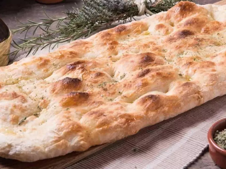 Immagine 2 di Attività commerciale in vendita  a Pisa