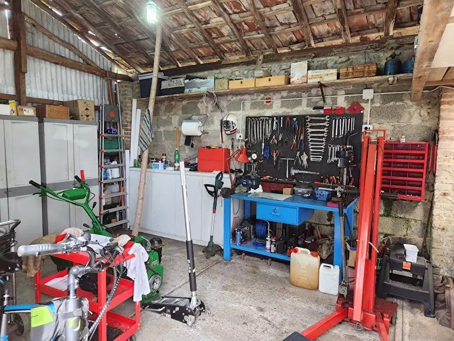 Immagine 43 di Casa indipendente in vendita  a Santa Maria A Monte